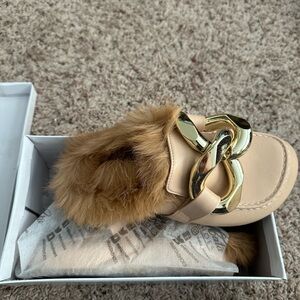 Chic Beige Fur-Lined Loafers with Gold Chain